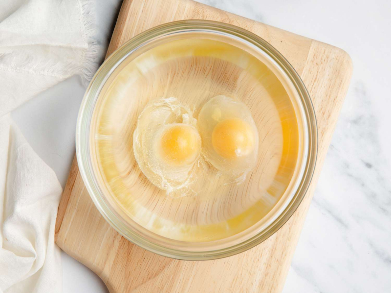 A Simple Trick for Foolproof Poached Eggs